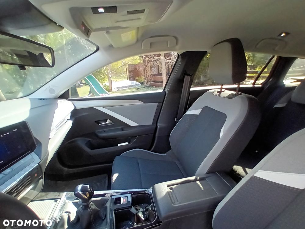 Opel Astra 1.2 T Edition S&S - 8