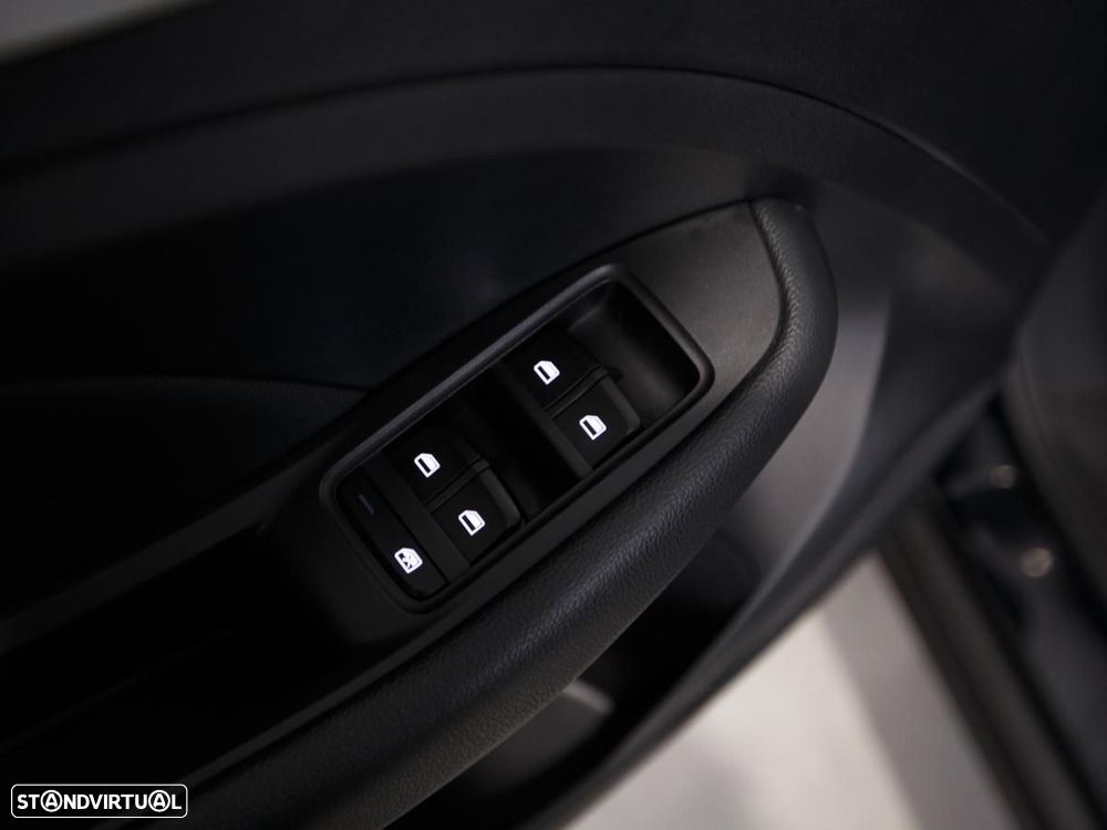 MG ZS EV 44.5 kWh Luxury - 29