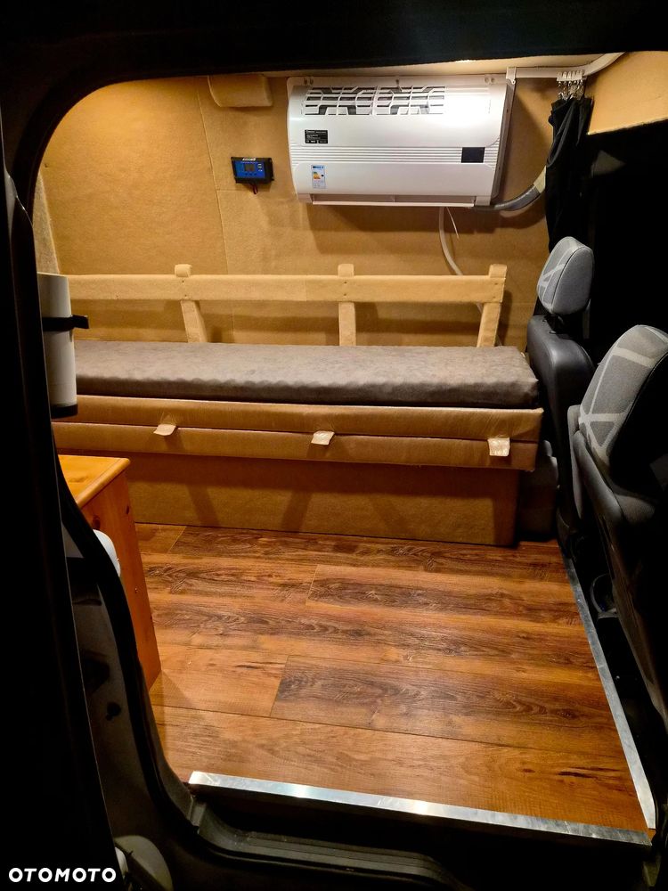 Ford Transit - 25