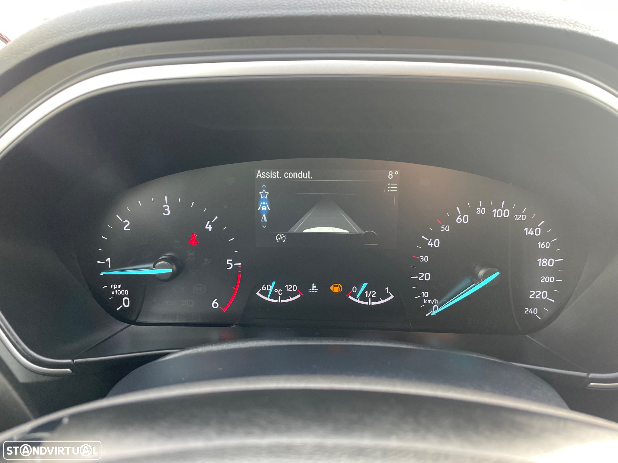 Ford Focus SW 1.5 TDCi EcoBlue Connected - 32
