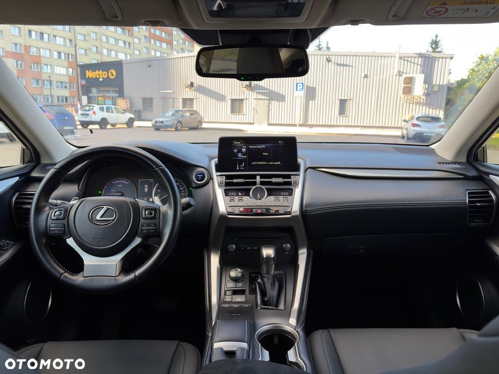 Lexus NX 300h Style Edition - 24