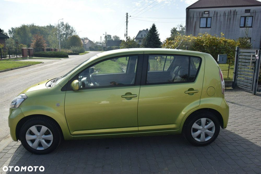 Daihatsu Sirion - 15