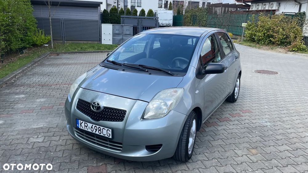 Toyota Yaris 1.3 Luna A/C - 2