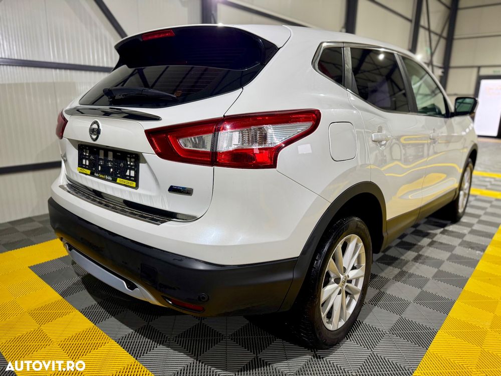 Nissan Qashqai 1.6 DCI Start/Stop N-Connecta - 10