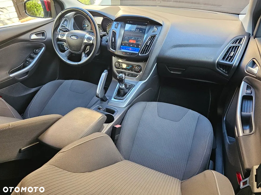 Ford Focus 1.6 EcoBoost Titanium - 24