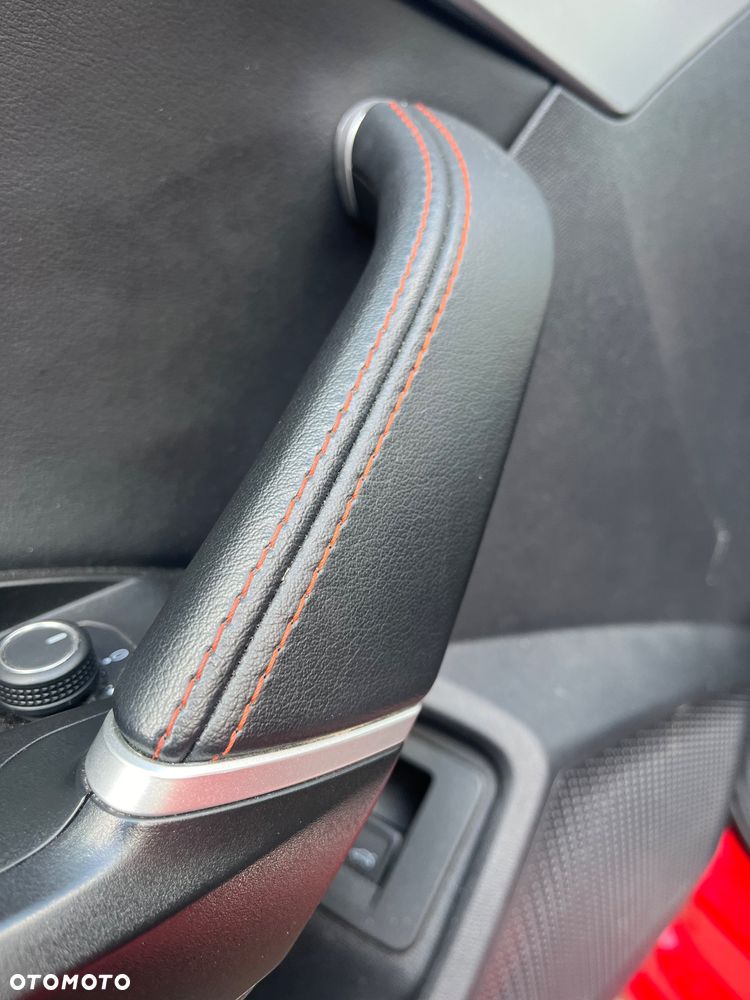 Seat Leon Sportstourer 2.0 TDI FR S&S DSG - 12