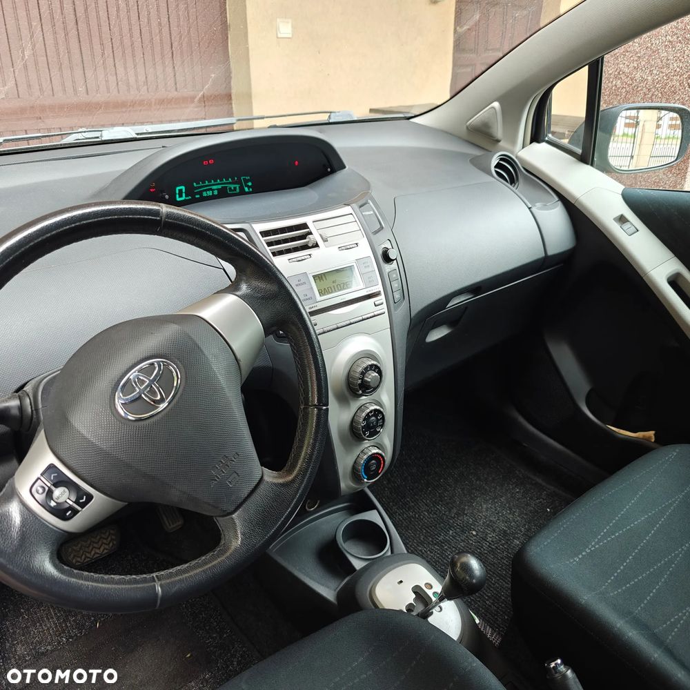 Toyota Yaris 1.3 Sol MM - 5