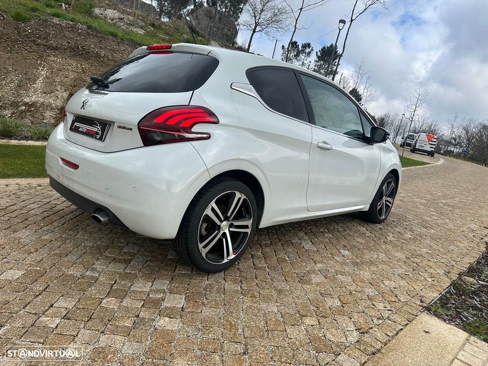 Peugeot 208 1.2 PureTech GT Line - 6