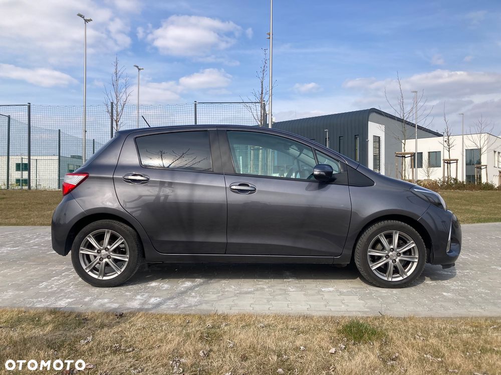 Toyota Yaris 1.5 Premium - 4