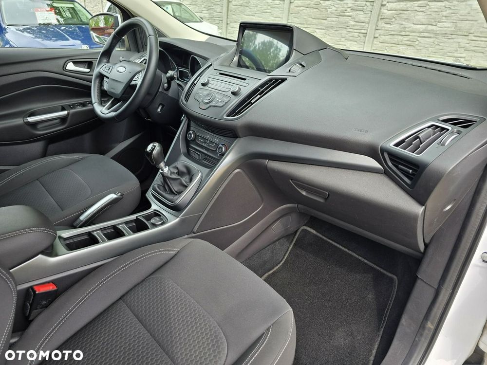 Ford Kuga - 10