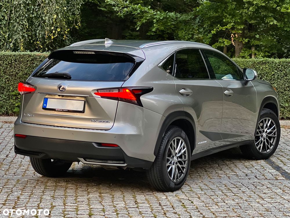 Lexus NX 300h Comfort AWD - 6