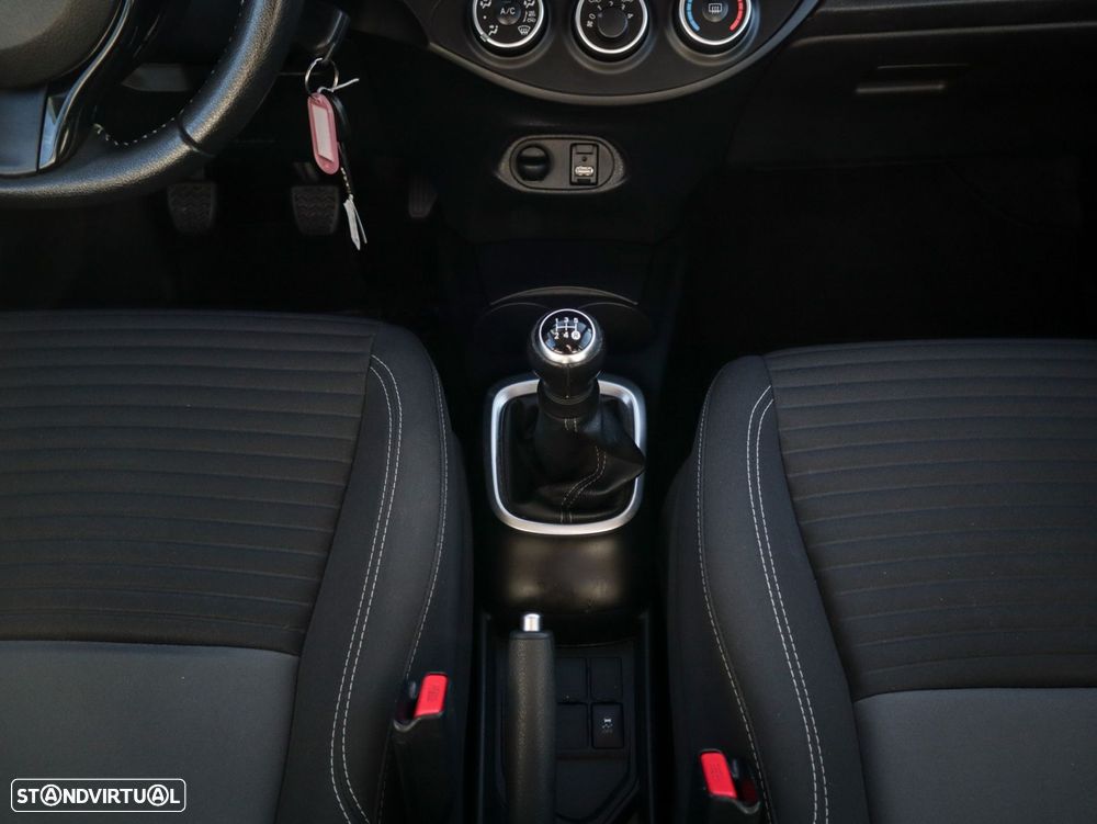 Toyota Yaris 1.0 VVT-i Exclusive - 27