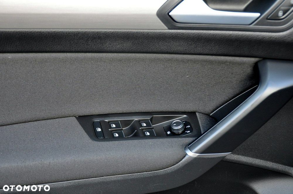 Volkswagen Touran - 37