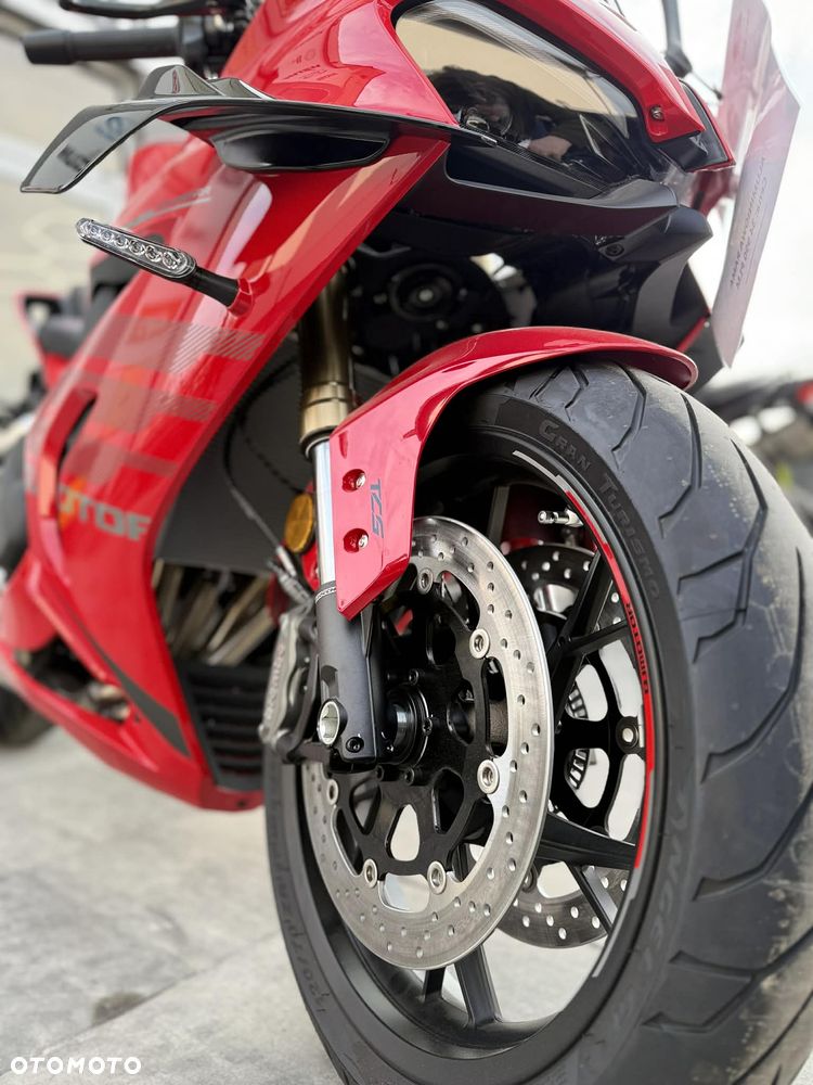 QJMOTOR SRK 800RR - 8