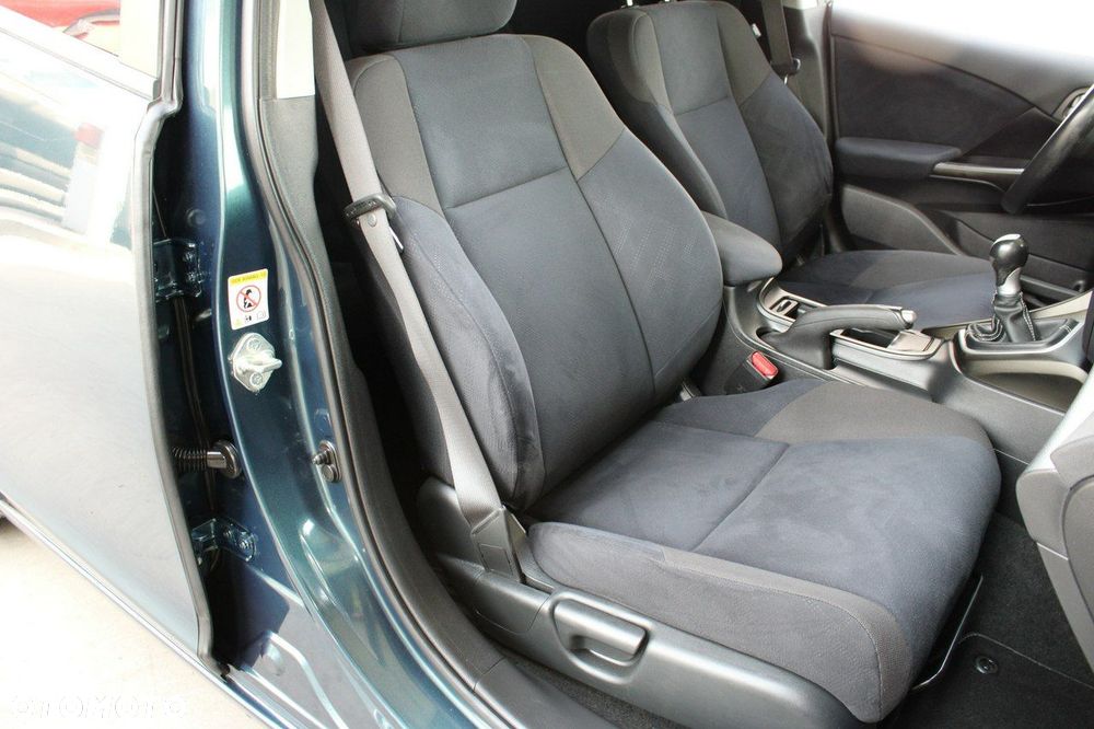 Honda Civic 1.8 i-VTEC Sport - 9