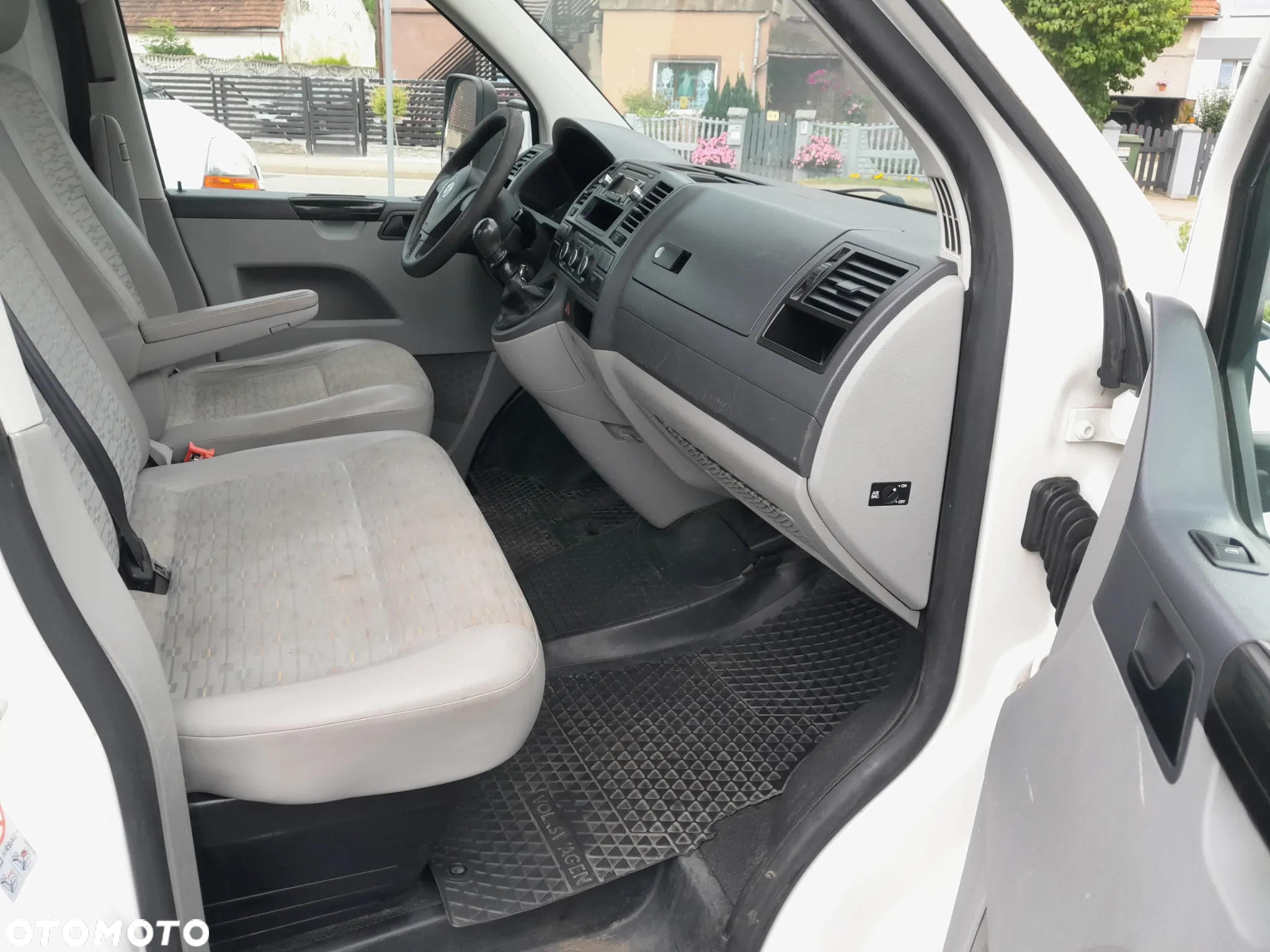 Volkswagen TRANSPORTER T5 - 12