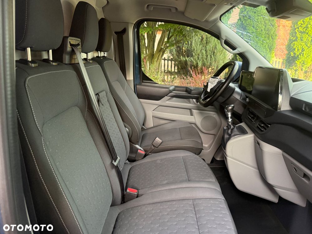 Ford Transit Custom 320 L2H1 Limited 2.0 150KM - 28