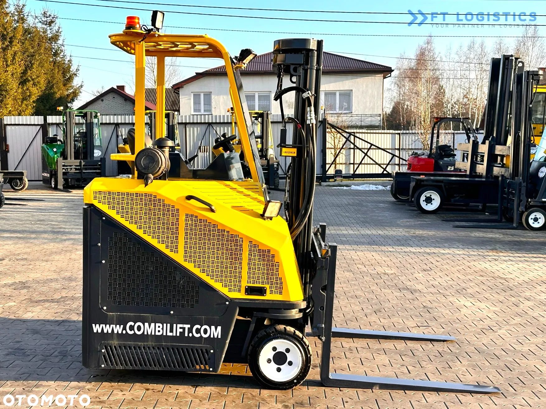 Combilift C3000CB / LPG / TRIPLEX - 4900MM / LPG / WOLNY SKOK / POZYCJONER / PRZESÓW WIDEŁ / JEDYNIE 7454 MTH / JAK NOWY - 6