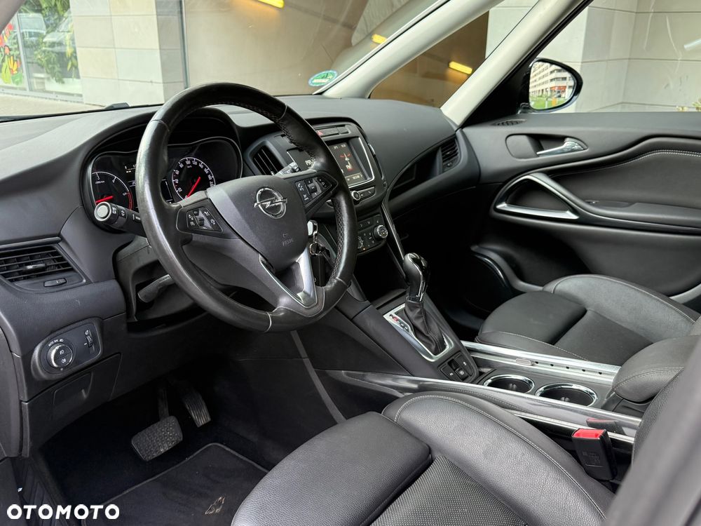 Opel Zafira - 10