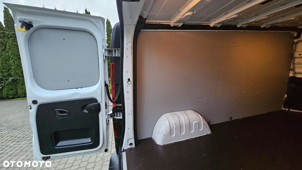 Opel Vivaro 120KM - 32