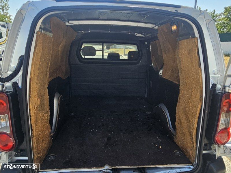 Citroën Berlingo 1.6 HDI 3 Lugares - 23