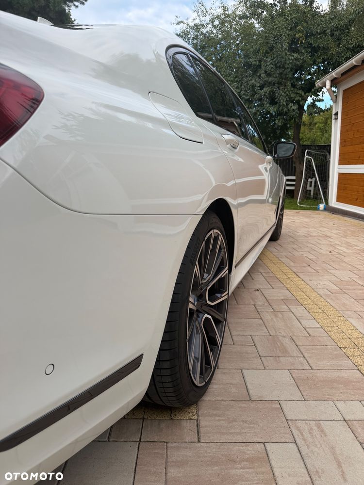 BMW Seria 7 740Li - 34