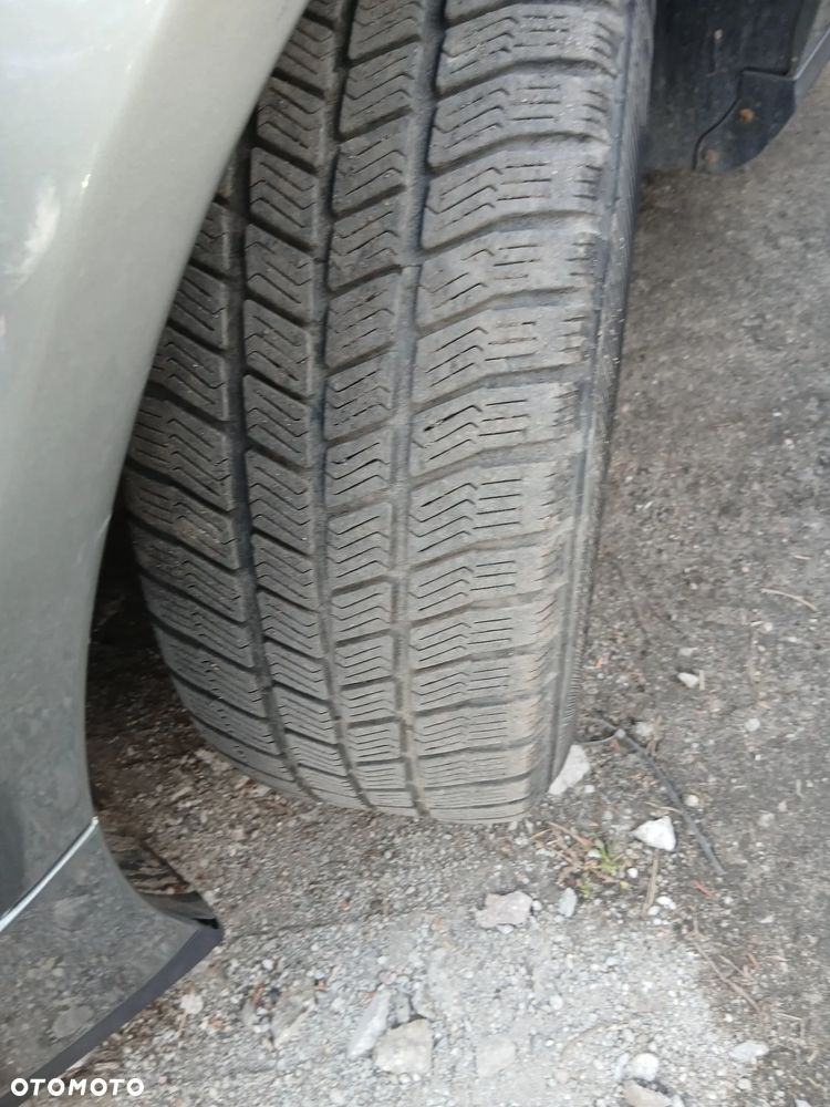 Volkswagen Passat 2.0 TDI DPF BlueMotion Technology Comfortline - 15