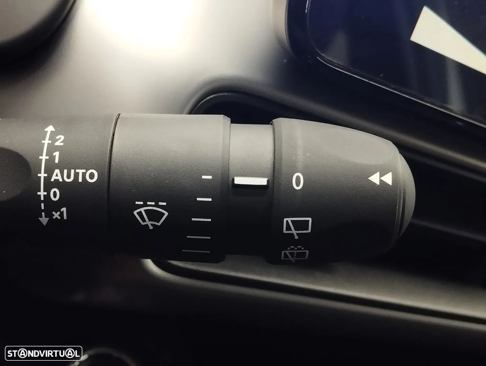 Jeep Avenger 1.2 e-Hybrid Longitude DCT - 25