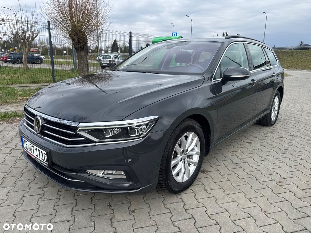 Volkswagen Passat - 8