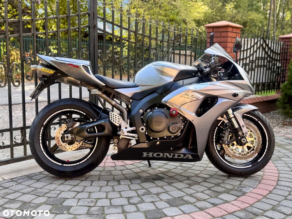 Honda CBR - 3