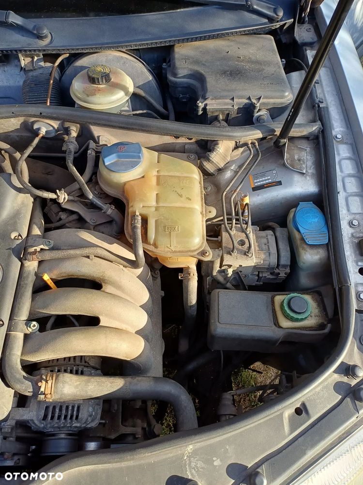 Volkswagen Passat 1.6 CL - 8