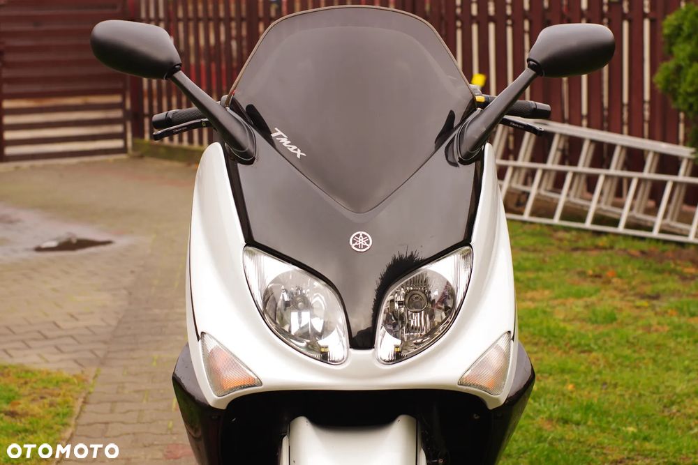 Yamaha Tmax - 16