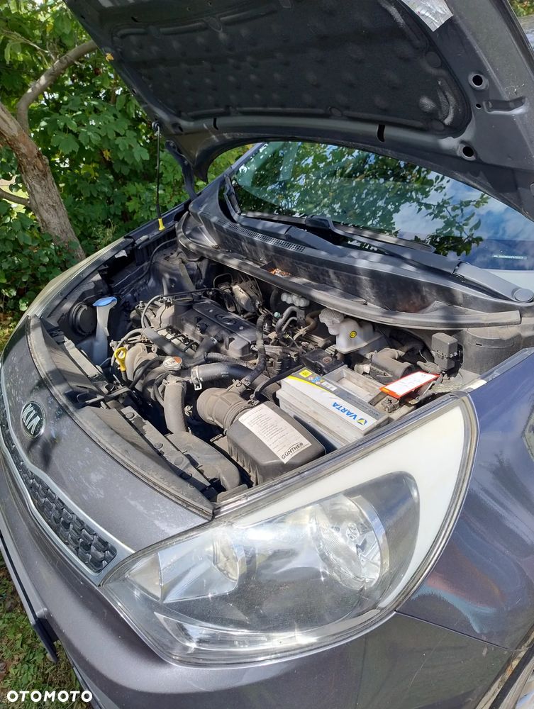 Kia Rio - 10