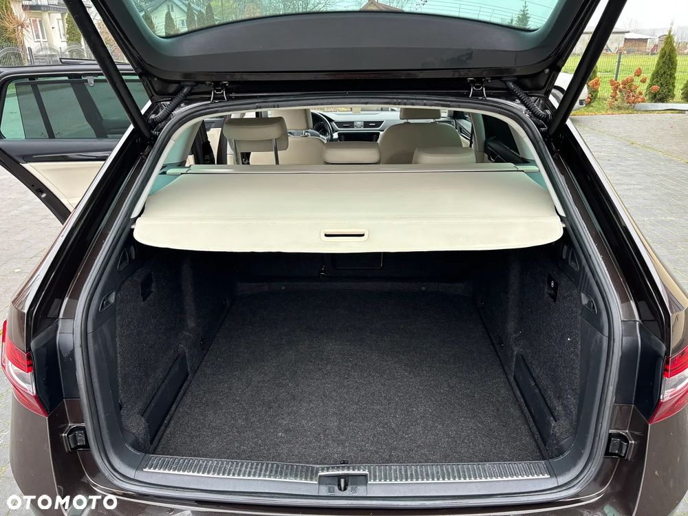 Skoda Superb 2.0 TDI L&K DSG7 - 35