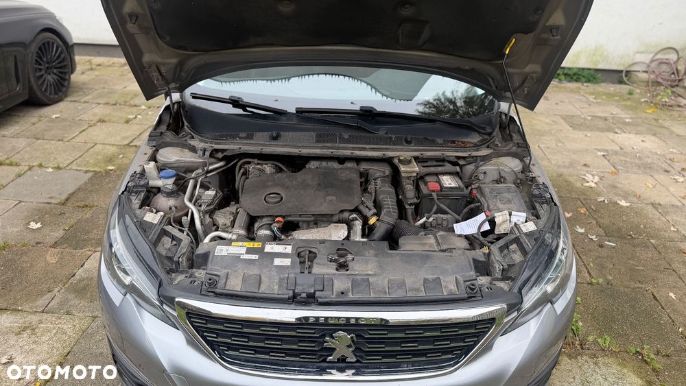 Peugeot 308 BlueHDi 130 EAT6 Stop & Start Active Business-Paket - 24