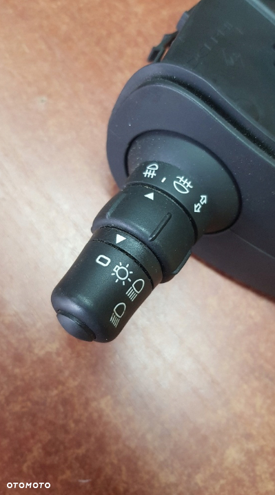 PRZEŁĄCZNIK ŚWIATEŁ KIERUNKOWSKAZÓW RENAULT CLIO III MODUS KANGOO II - 2