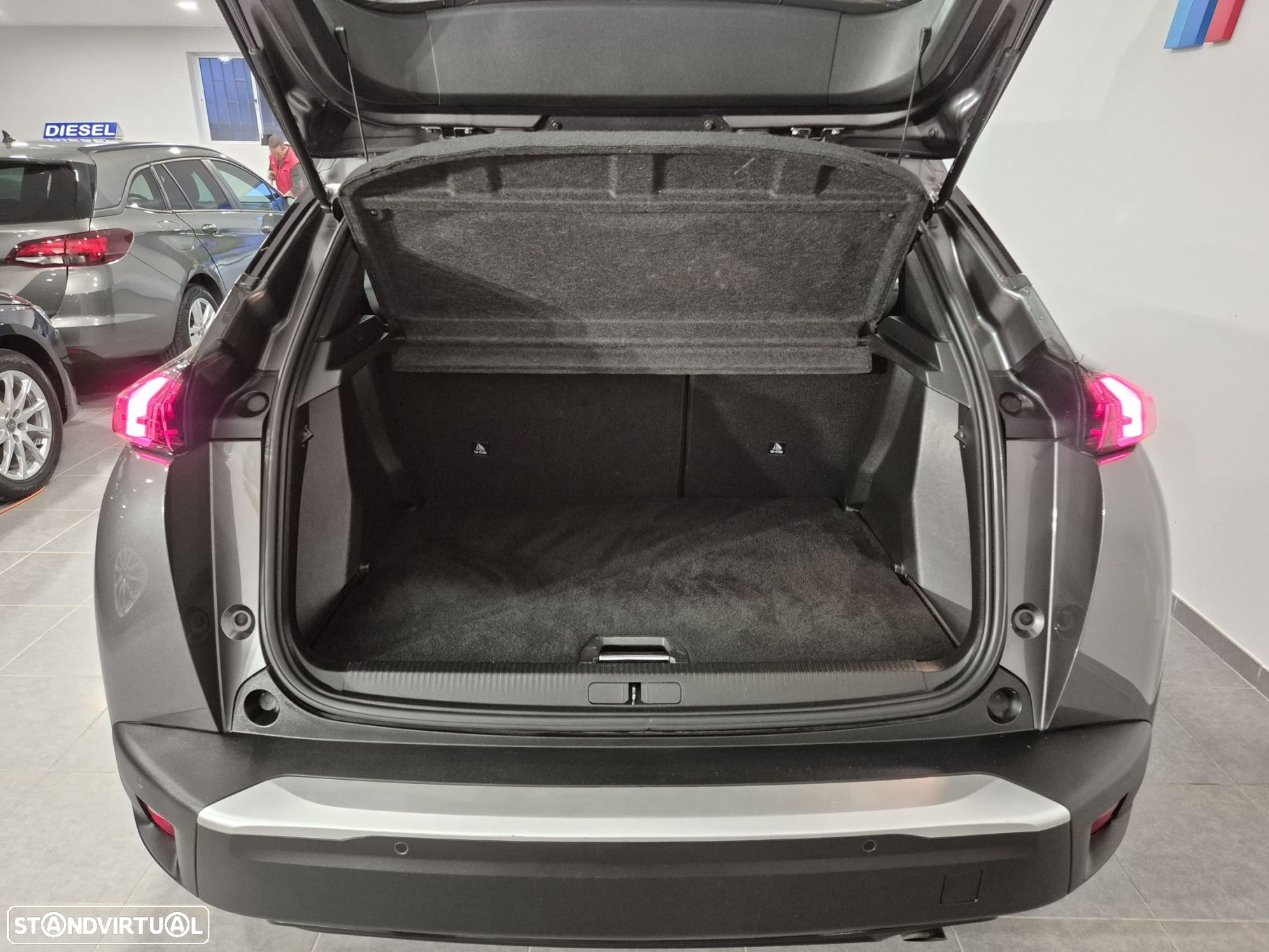 Peugeot 2008 1.2 PureTech Active Pack - 8