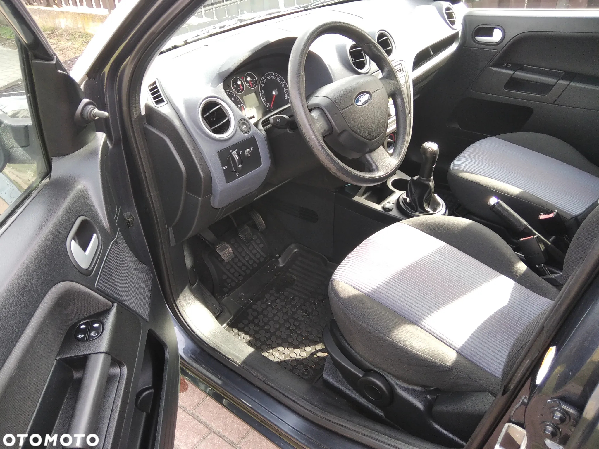 Ford Fusion 1.4 Ambiente - 9