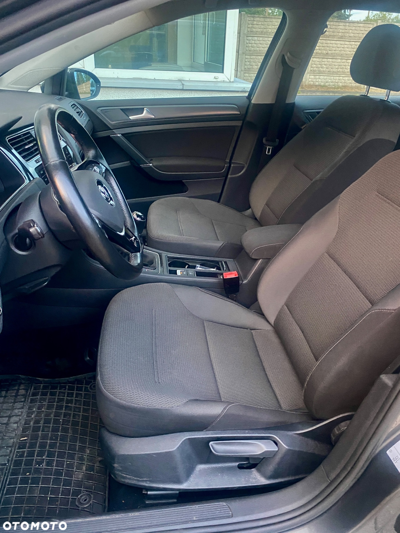 Volkswagen Golf - 12