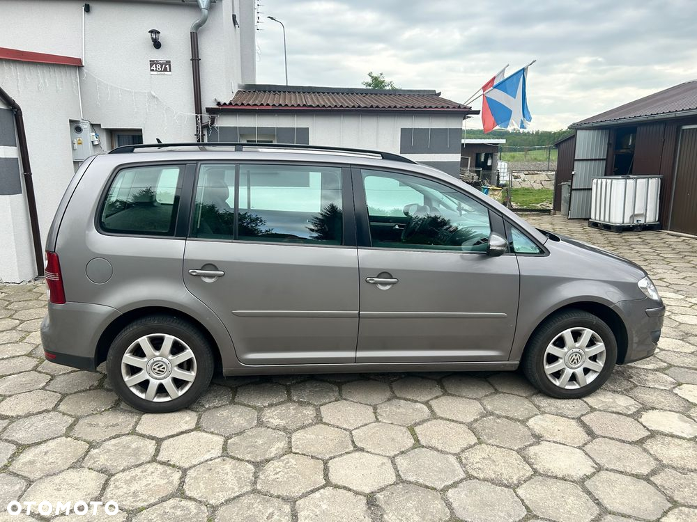 Volkswagen Touran 1.6 - 8