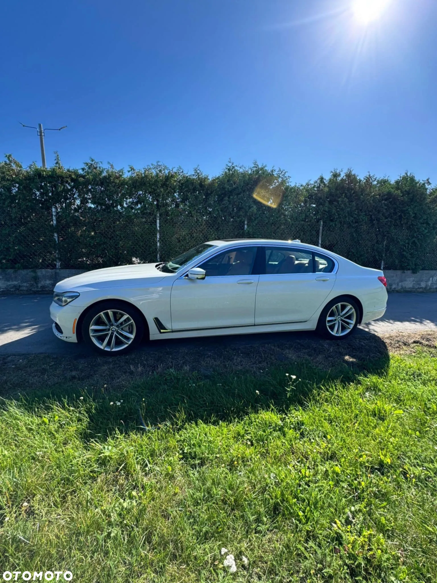 BMW Seria 7 750i - 4