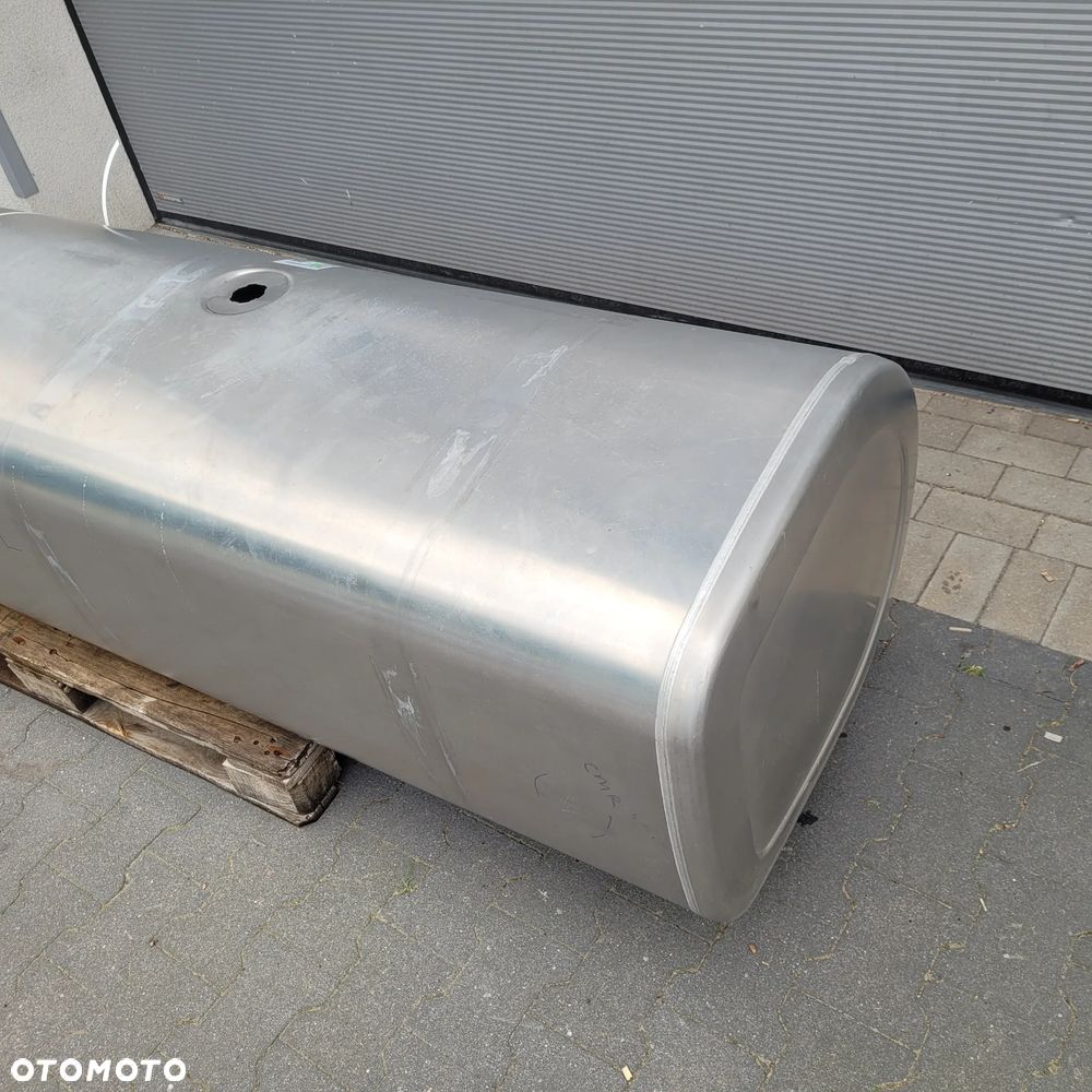 ZBIORNIK PALIWA VOLVO FH5 630L 21516482 200X55X68CM - 2