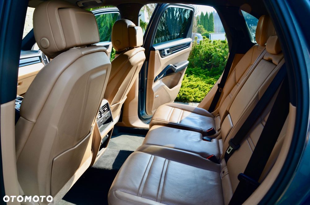 Porsche Cayenne Standard - 18