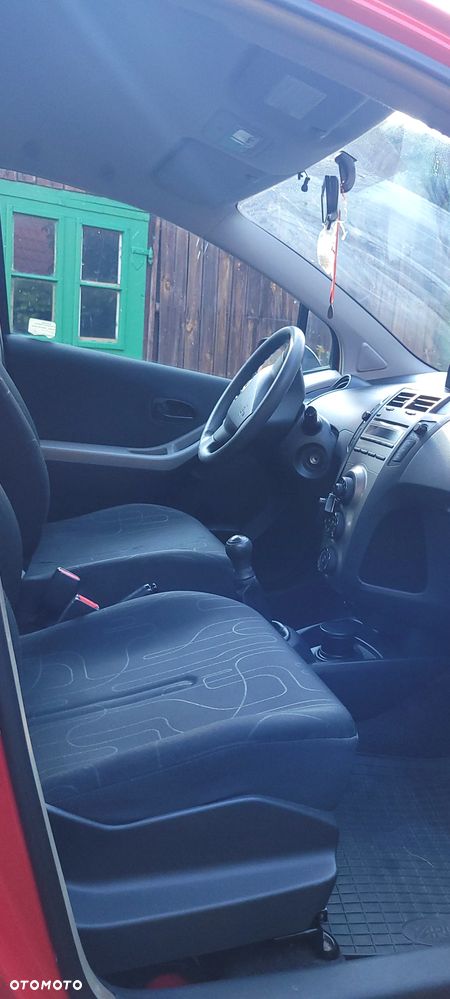 Toyota Yaris 1.0 Luna - 11