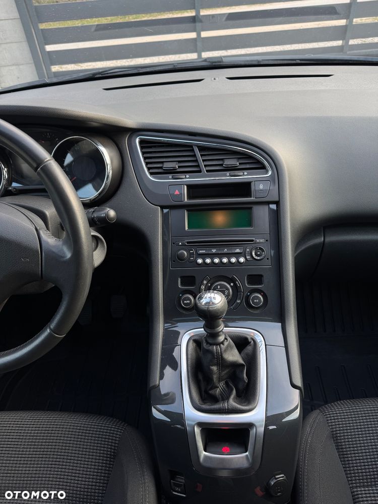 Peugeot 5008 1.6 THP Premium - 9