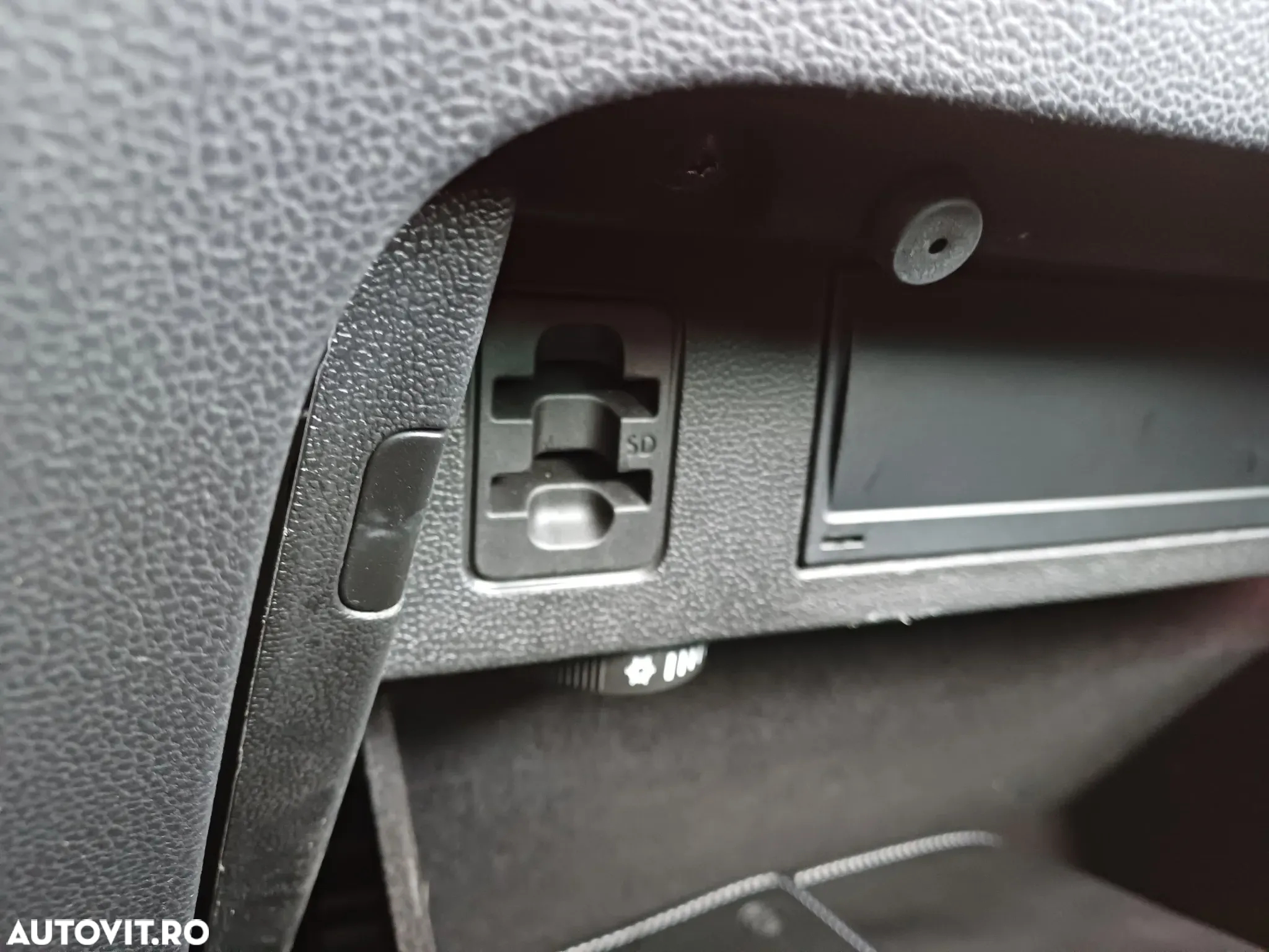 Volkswagen Passat 1.5 TSI DSG PHEV Business - 32