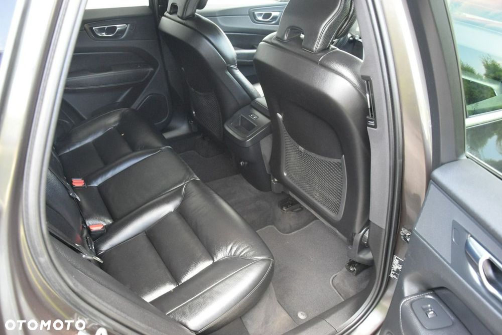 Volvo XC 60 D5 AWD Momentum - 39