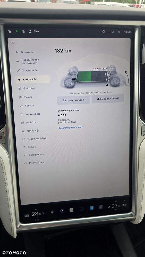 Tesla Model X - 18