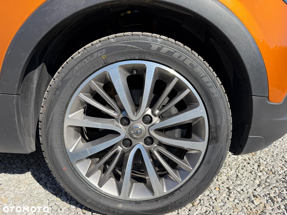 Opel Crossland X 1.2 T Design Line S&S - 12