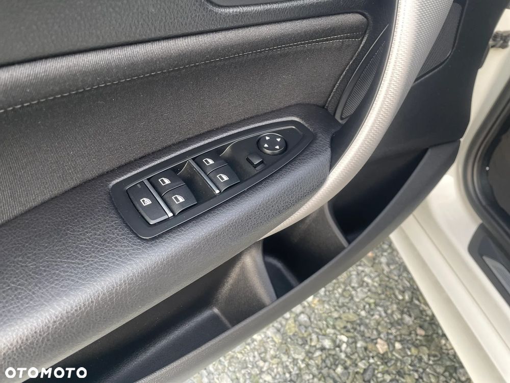 BMW Seria 1 118i Edition M Sport Shadow - 16